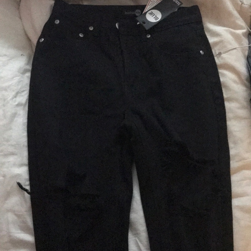 Distressed Boyfriend Jeans